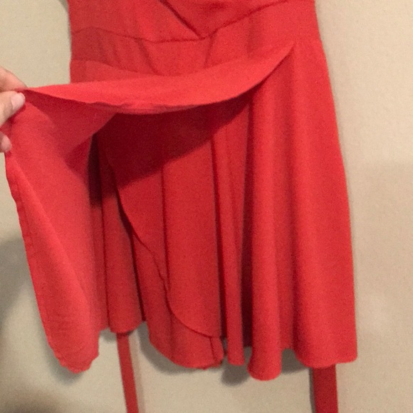 Express Coral Romper - Picture 3 of 4